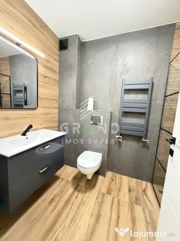 Apartament 3 camere de vanzare , Eroilor, Floresti.
