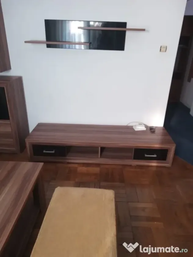 Vând mobilă de living