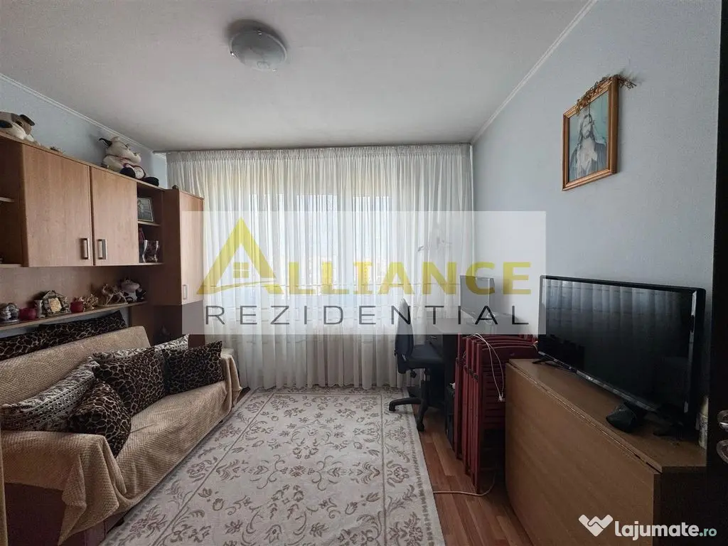 Apartament 3 camere decomandat { Grand Arena }