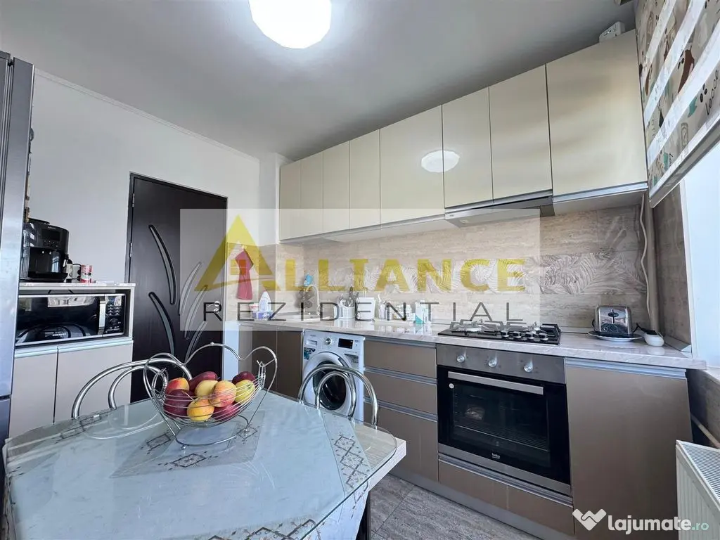 Apartament 3 camere decomandat { Grand Arena }