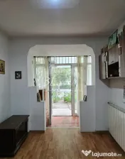 Apartament 3 camere cu 2 intrari, situat in Centru 