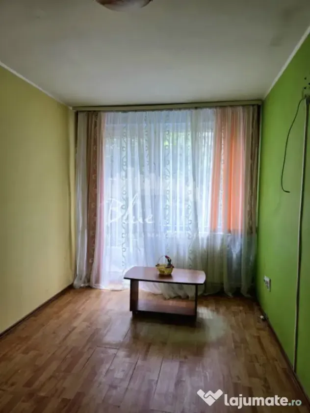 Apartament 3 camere cu 2 intrari, situat in Centru