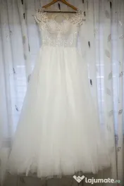 Rochie de mireasă superbă purtată o singură dată Curățată profesional