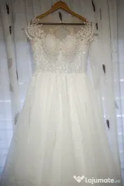 Rochie de mireasă superbă purtată o singură dată Curățată profesional