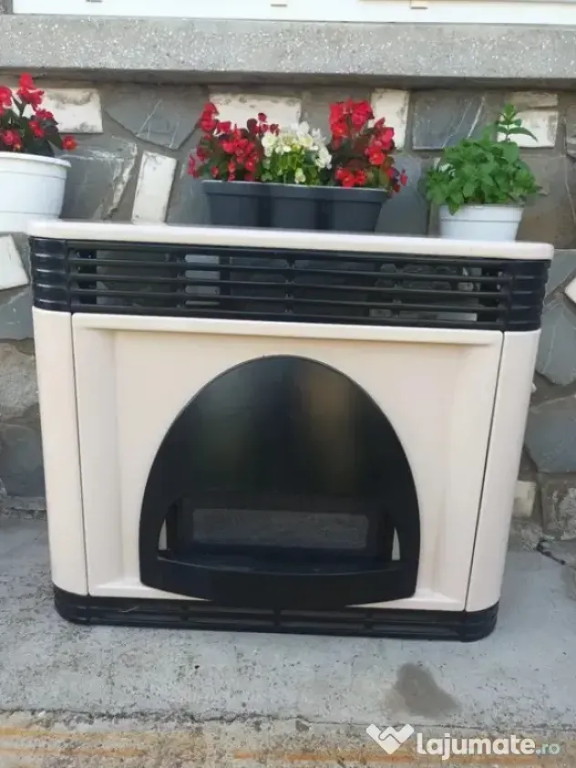 Convector cu tiraj fortat, tip semineu