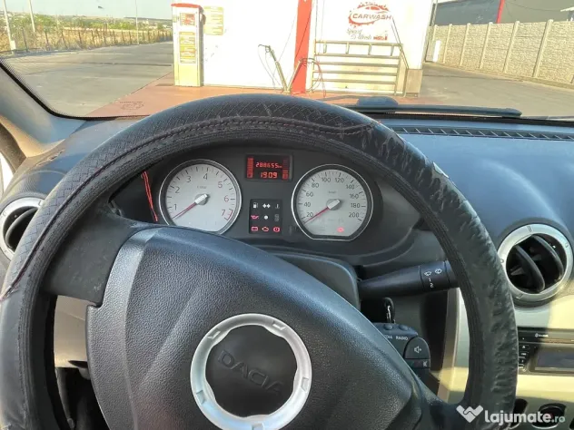 Dacia logan laureat 2013