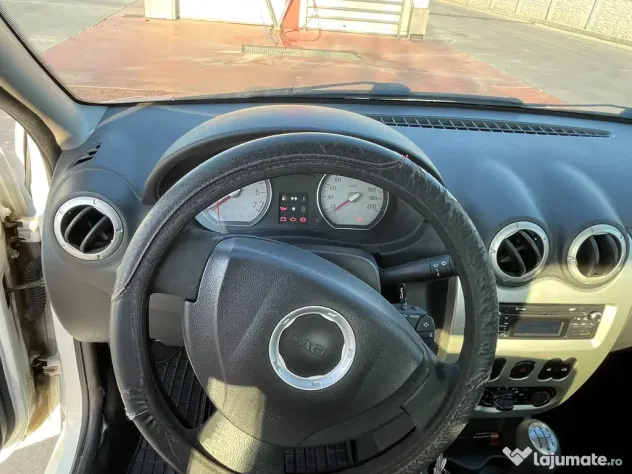Dacia logan laureat 2013