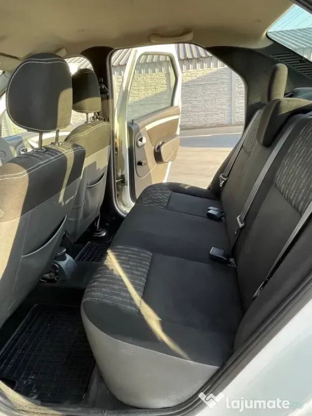 Dacia logan laureat 2013