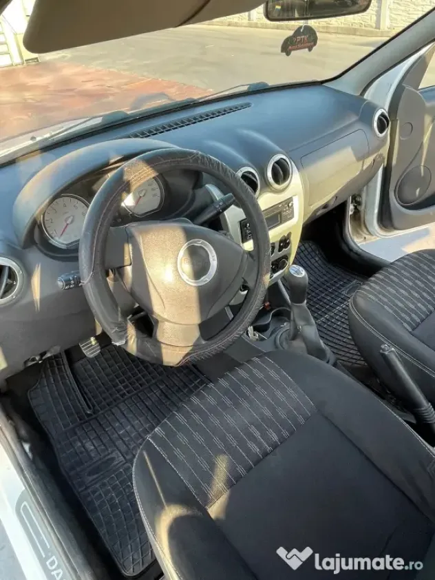 Dacia logan laureat 2013