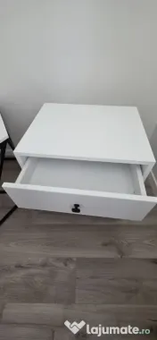 vand set 2 noptiere si masa 