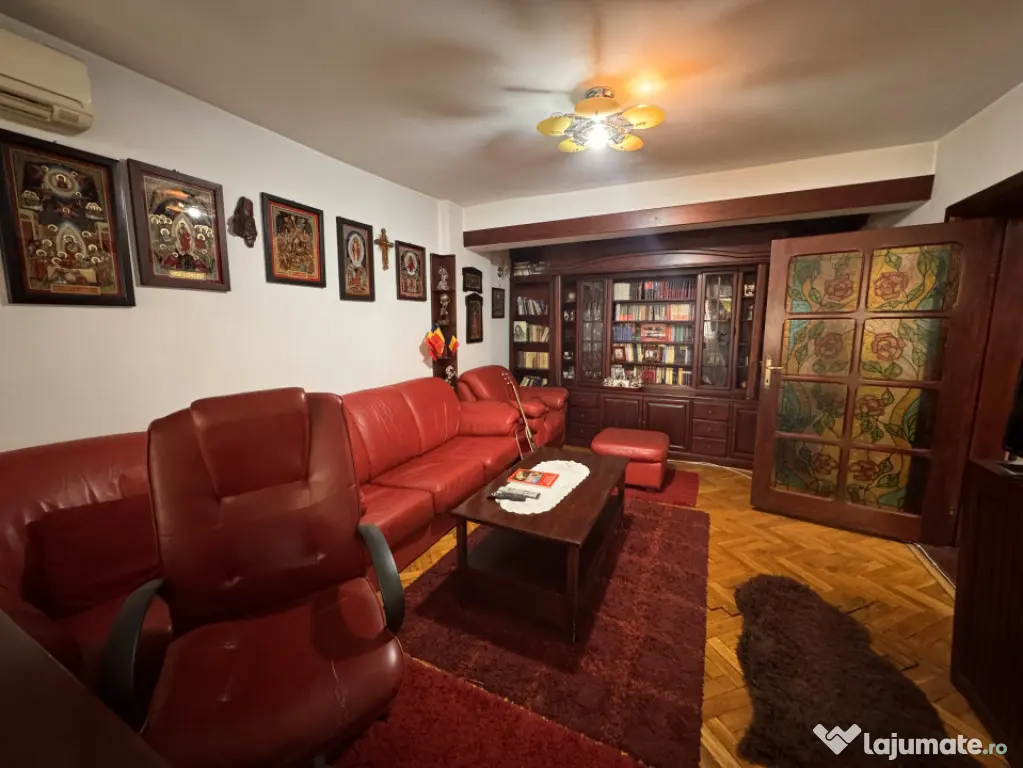 Apartament, 3 camere decomandat, 74 mp, zonă Ramada