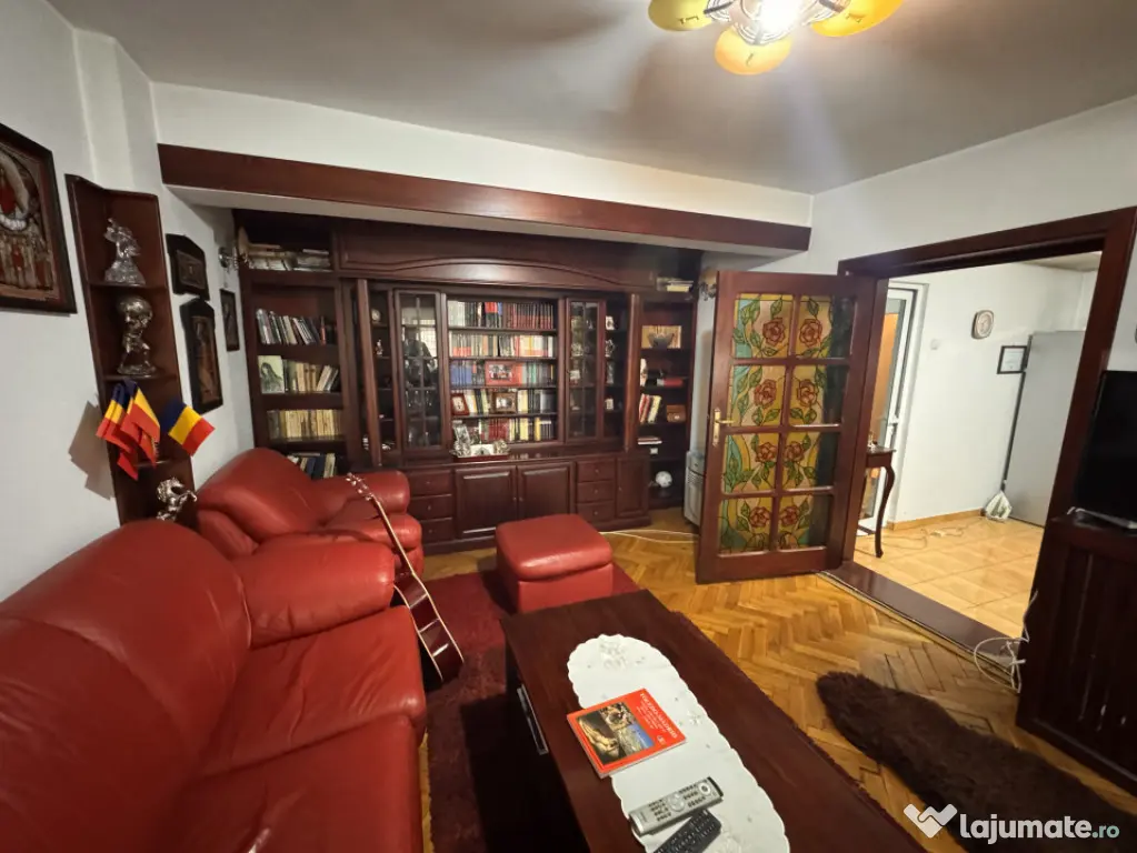 Apartament, 3 camere decomandat, 74 mp, zonă Ramada