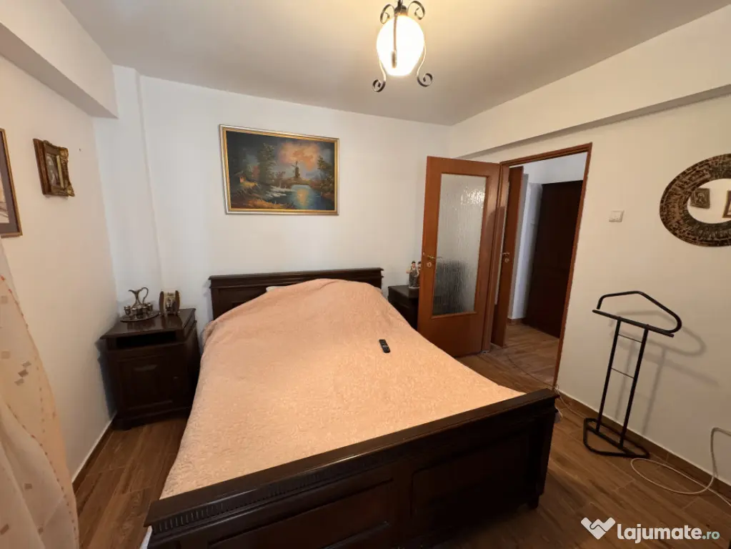 Apartament, 3 camere decomandat, 74 mp, zonă Ramada