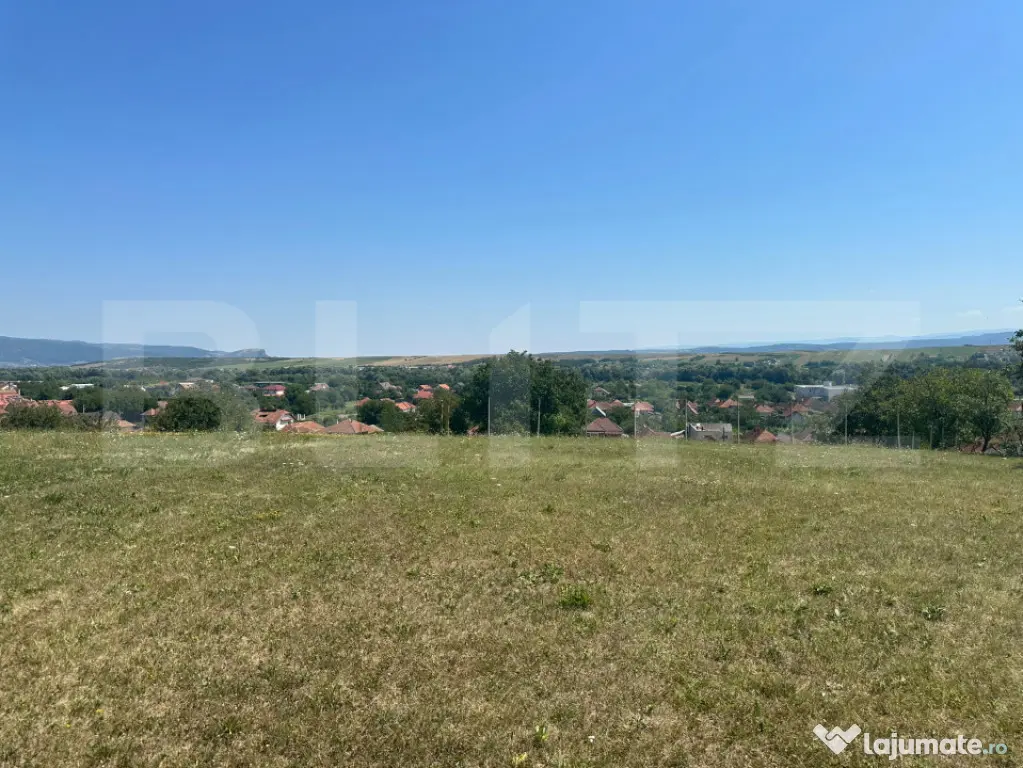 Teren intravilan 1.130 mp Cristur, panorama superba