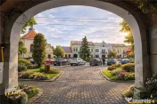 Accesibilitate si farmecul unei case cu garaj, locatie de re 