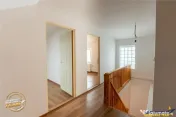 Accesibilitate si farmecul unei case cu garaj, locatie de re 