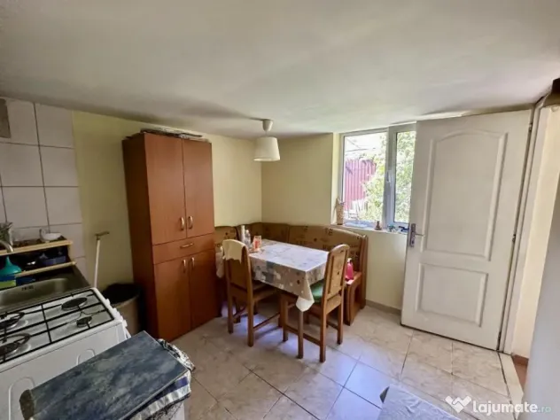 Casa cu 4 camere - zona Colentina - Sportului
