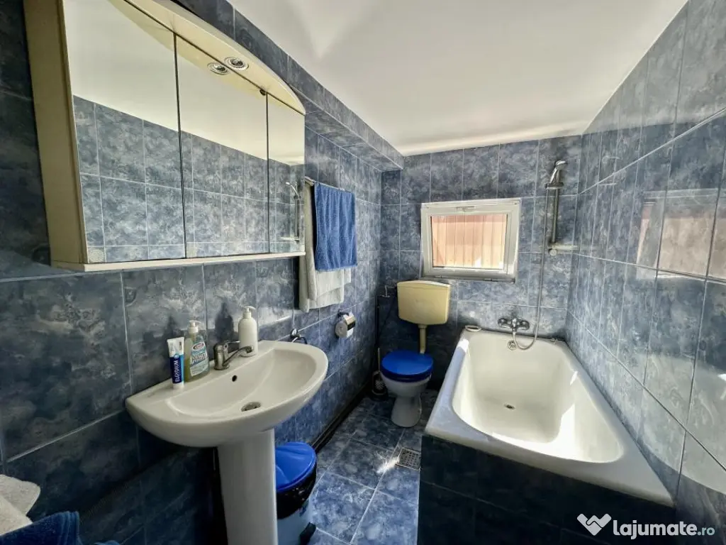 Casa cu 4 camere - zona Colentina - Sportului