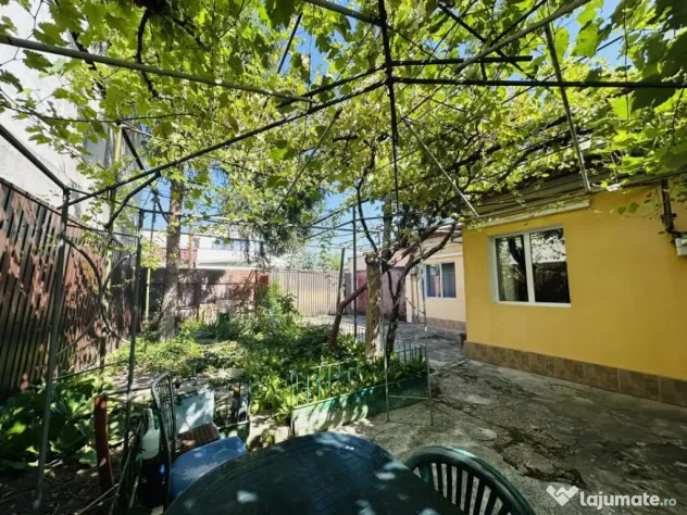 Casa cu 4 camere - zona Colentina - Sportului