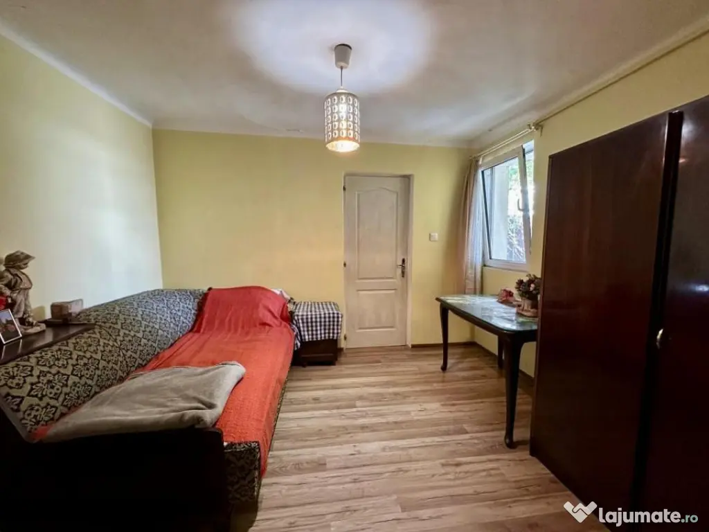 Casa cu 4 camere - zona Colentina - Sportului