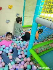 Locul de joacă YOO HOO organizăm petreceri