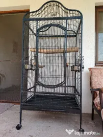 Vând colivie voliera papagal mare