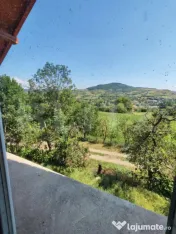 Casa de vanzare 4 camere , garaj si teren 4000 mp 