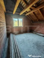Casa de vanzare 4 camere , garaj si teren 4000 mp 