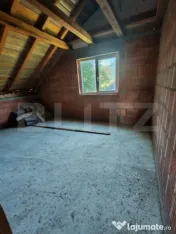 Casa de vanzare 4 camere , garaj si teren 4000 mp 