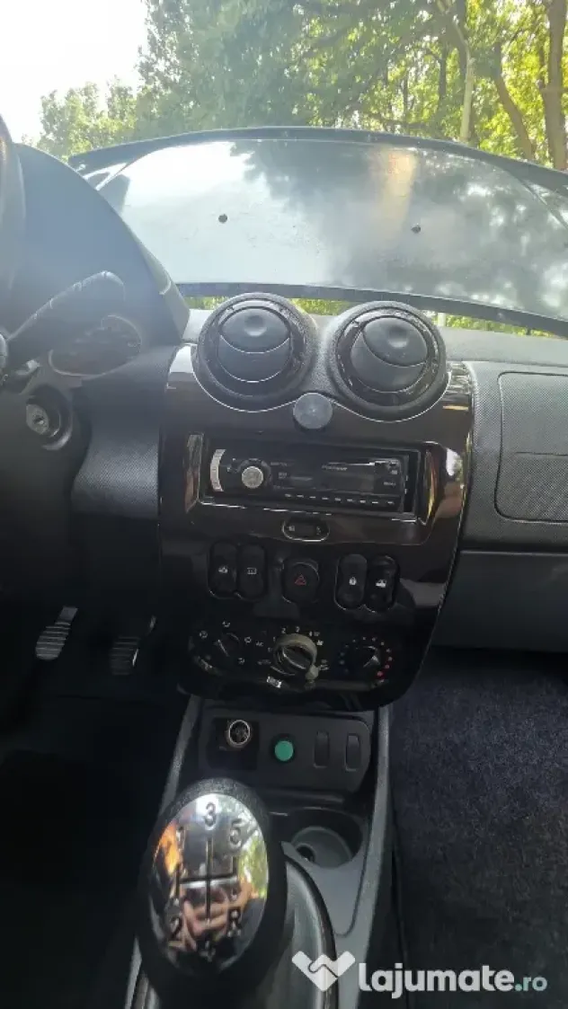 Vând Dacia Duster an 2012
1. motor 1.6 16v 105Cp