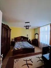 Vând apartament 4 camere spațios în vilă/150 mp central 