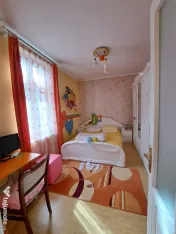Vând apartament 4 camere spațios în vilă/150 mp central 