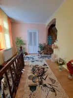 Vând apartament 4 camere spațios în vilă/150 mp central