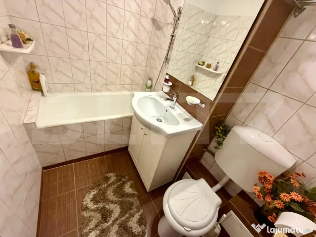 Apartament 2 camere, decomandat, zona Ciuperca