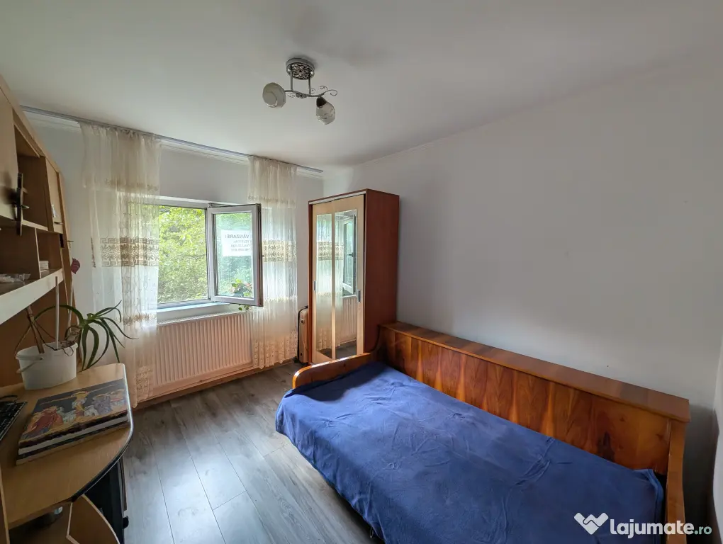 Vând apartament cu 3 camere, complet decomandat – 66 mp, Etaj 2/4, Bârlad