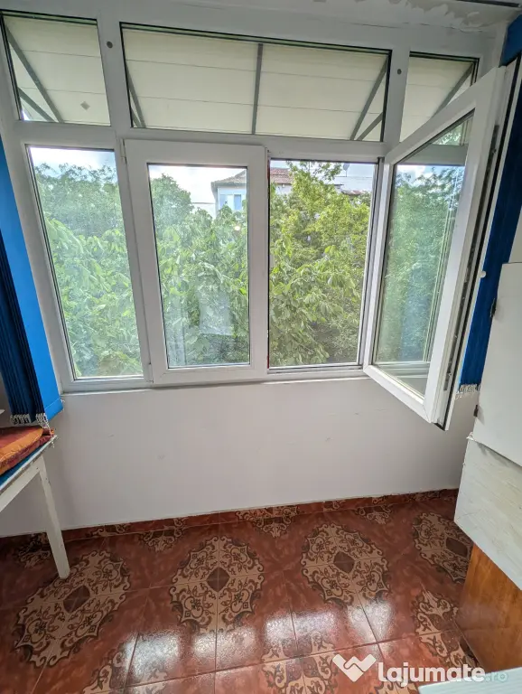 Vând apartament cu 3 camere, complet decomandat – 66 mp, Etaj 2/4, Bârlad