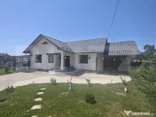 Casă individuală modernă, cu teren de 1.356 mp – la doa