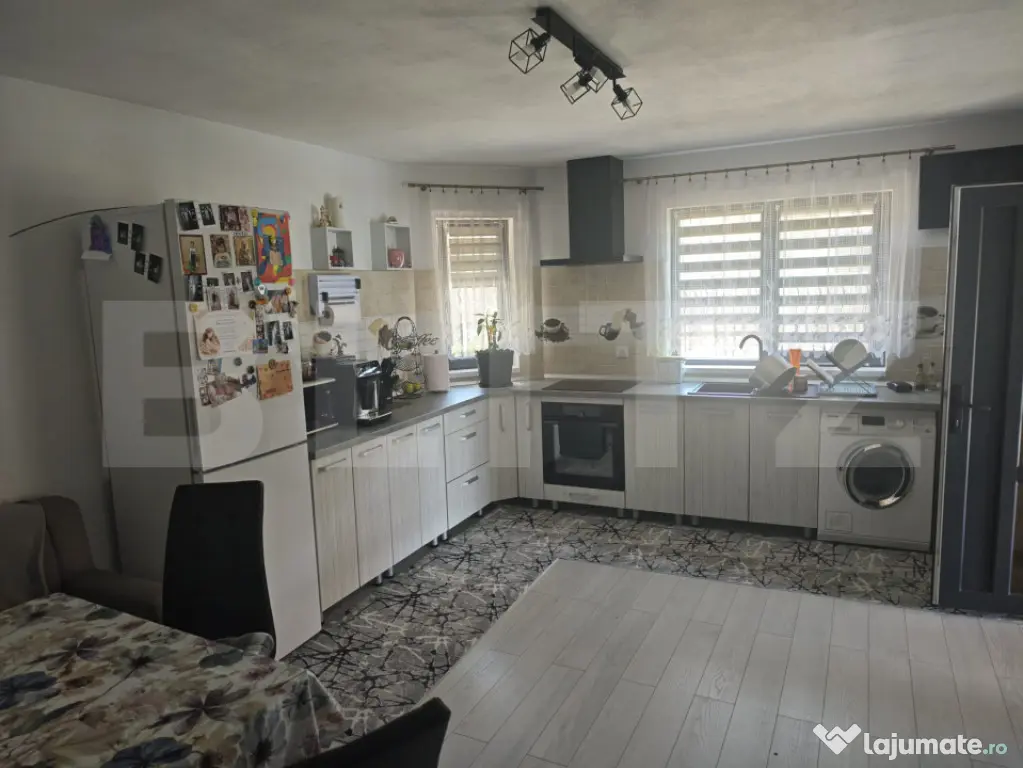 Casă individuală modernă, cu teren de 1.356 mp – la doa