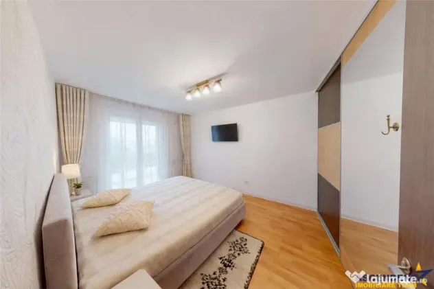 Central Brasov, 4 camere, 128mp, 2 terase, vedere bilatera