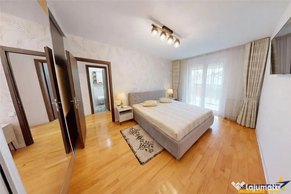 Central Brasov, 4 camere, 128mp, 2 terase, vedere bilatera