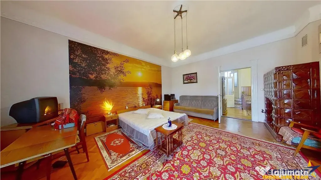 Casa cu vatra traditionala, gradina, garaj, facilitati, Codl