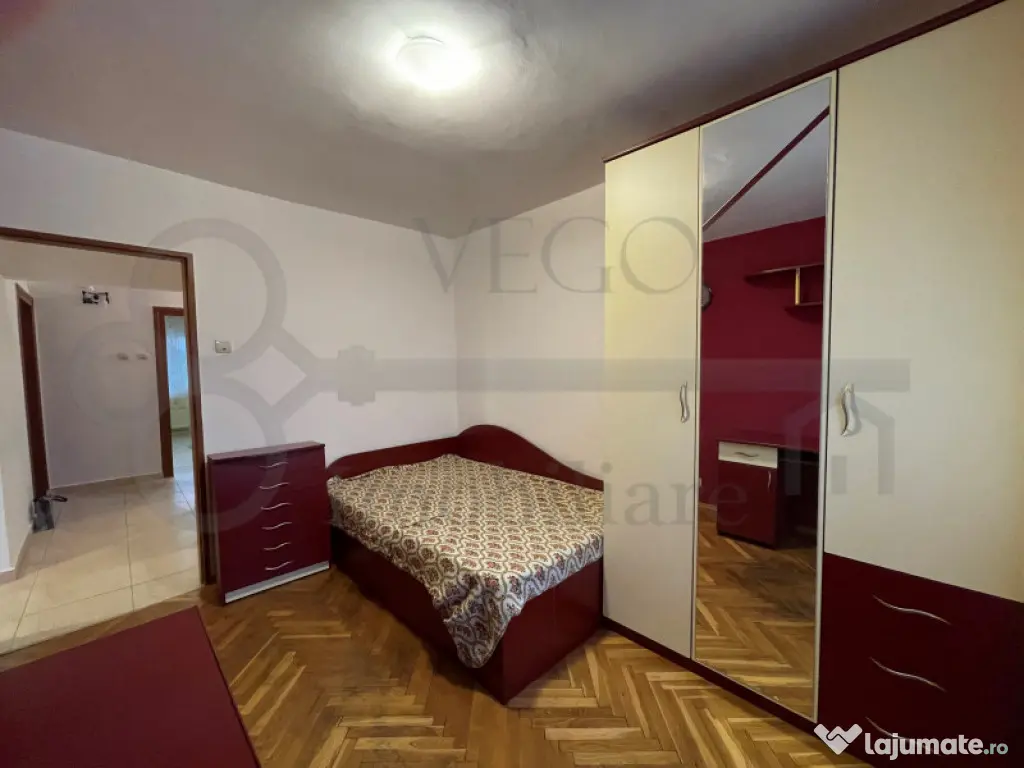 3 camere decomandate, 70 mp, 2 balcoane, 2 bai, in Mărășt