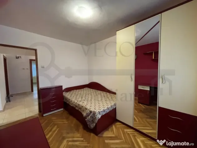 3 camere decomandate, 70 mp, 2 balcoane, 2 bai, in Mărășt