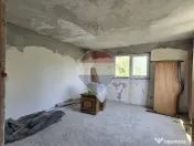 DE VANZARE Casă cu livadă lângă Lacul Făcău 30 min ...