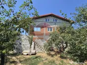 DE VANZARE Casă cu livadă lângă Lacul Făcău 30 min ...