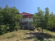 DE VANZARE Casă cu livadă lângă Lacul Făcău 30 min ...