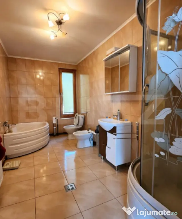 Apartament exclusivist cu 3 camere 80 mp utili Complex 3.000
