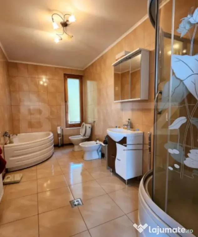 Apartament exclusivist cu 3 camere 80 mp utili Complex 3.000