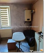 Apartament 3 camere semidecomandat zona Abator 