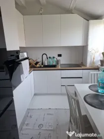 Apartament de vanzare semidecomandat ,2 camere 50 mp , zona